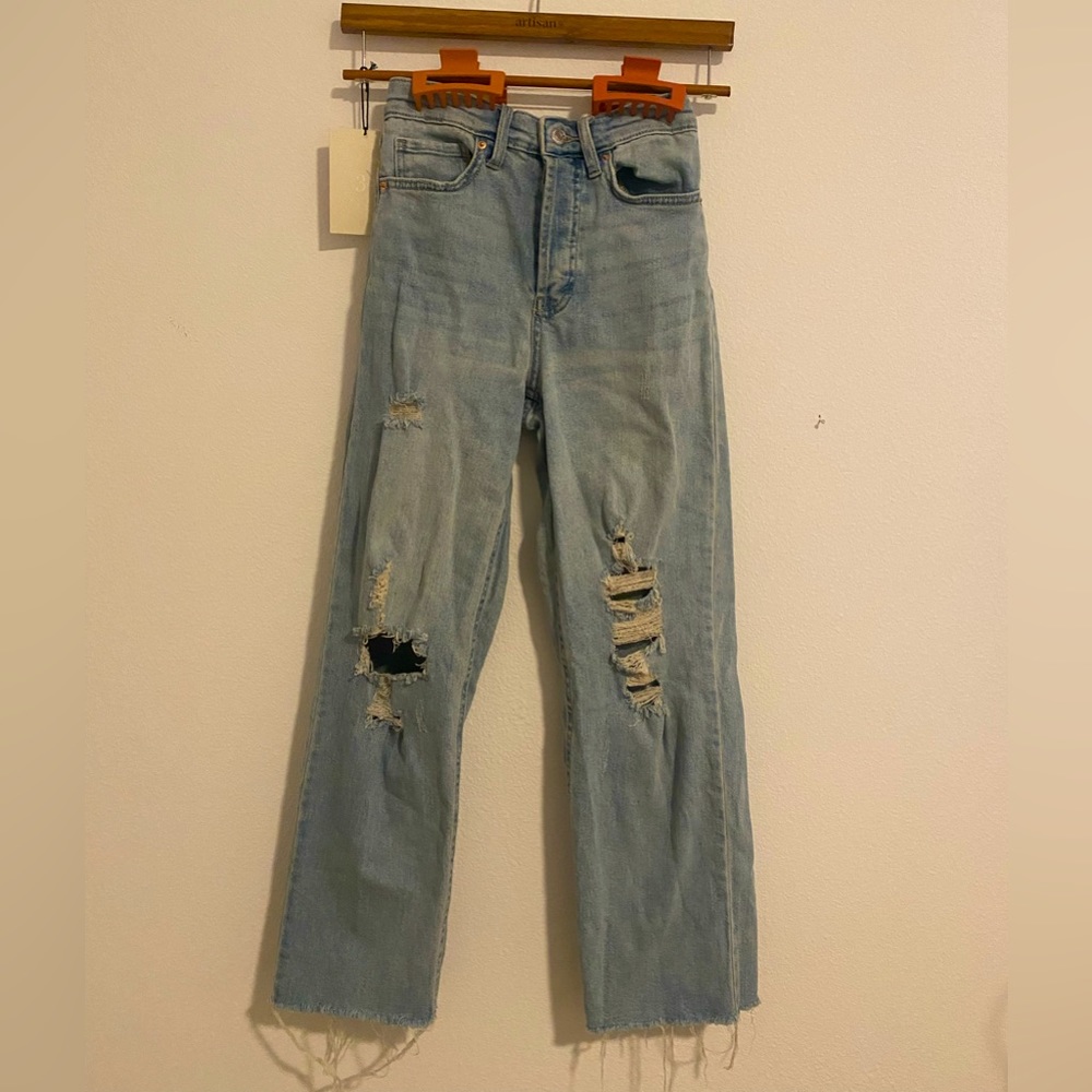 STRAIGHT LEGGED LIGHT WASH JEANS